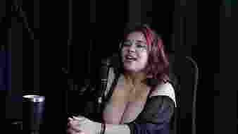 Cigány család szexuális kalandja: domináció, masszázs és biszexuális kísértetek a nyilvánosság előtt