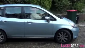 Idős hölgy élvezi a punci nyalást